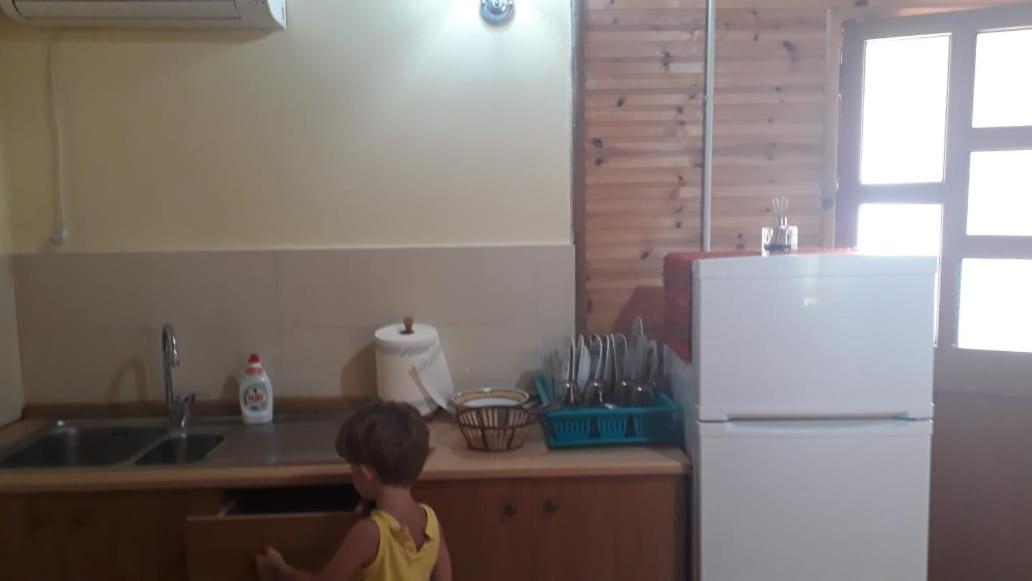 Kolonia E Artistave Apartment Velipoje Bagian luar foto
