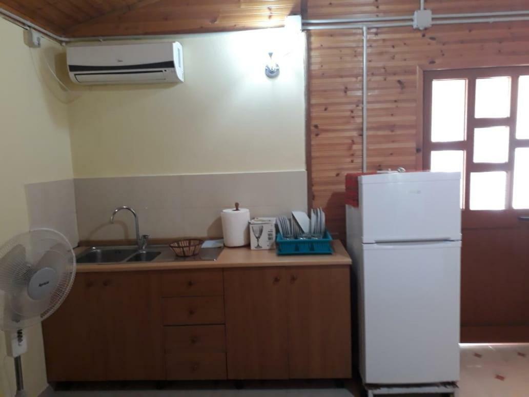Kolonia E Artistave Apartment Velipoje Bagian luar foto