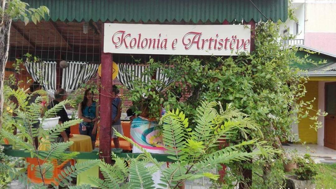Kolonia E Artistave Apartment Velipoje Bagian luar foto